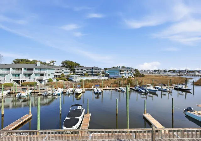 2nd image of 202 Lewis Dr, Carolina Beach, NC 28428