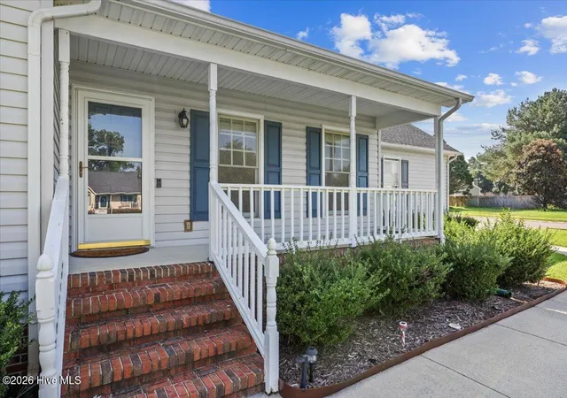 Photo 4 of Single family home for sale at 200 Woodcroft Dr, Goldsboro, NC 27534 | MLS# 100589999 | Listing updated on 2026-09-22