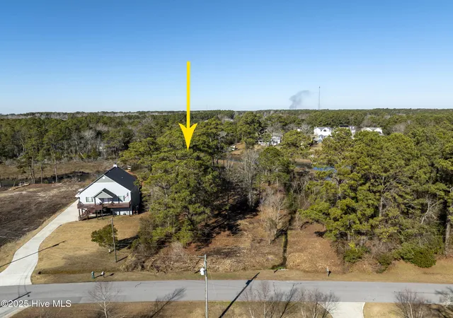 1st image of 327 Chadwick Shores Dr, Sneads Ferry, NC 28460 | MLS# 100559086