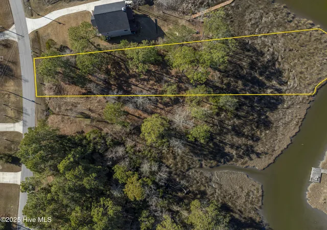 2nd image of 327 Chadwick Shores Dr, Sneads Ferry, NC 28460 | MLS# 100559086