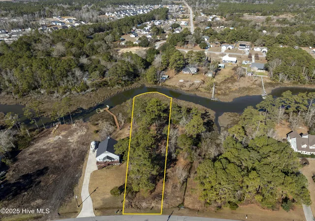3rd image of 327 Chadwick Shores Dr, Sneads Ferry, NC 28460 | MLS# 100559086