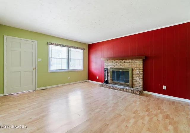 Photo 4 of Single family home for sale at 414 Thomas Dr, Jacksonville, NC 28546 | MLS# 100587370 | Listing updated on 2026-10-08