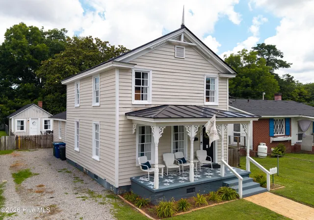 Photo 3 of Single family home for sale at 123 E Gale St, Edenton, NC 27932 | MLS# 100589252 | Listing updated on 2026-08-18