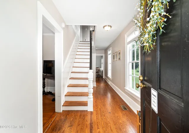 Photo 4 of Single family home for sale at 123 E Gale St, Edenton, NC 27932 | MLS# 100589252 | Listing updated on 2026-08-18