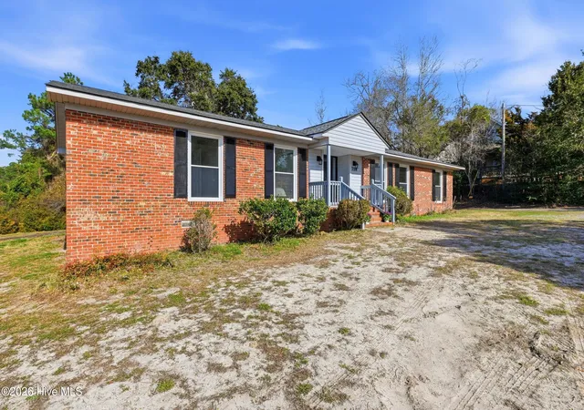 3rd image of 718 Hughes Rd, Hampstead, NC 28443 | MLS# 100571134