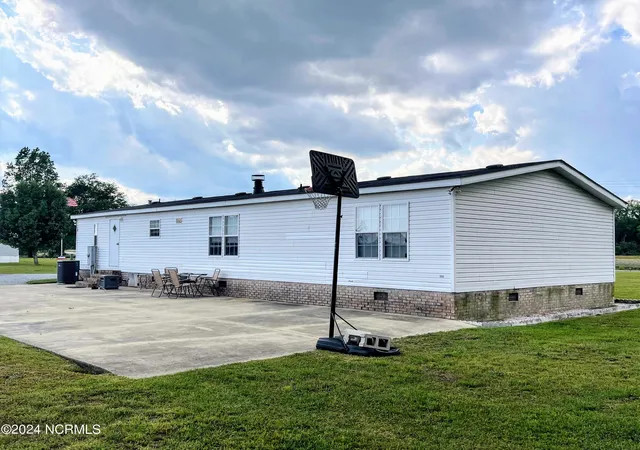 Photo 3 of Manufactured home for sale at 1331 Nixon Rd, Autryville, NC 28318 | MLS# 100445402 | Listing updated on 2026-07-07