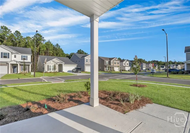 Photo 3 of Single family home for sale at 10 Ashmont St, Savannah, GA 31407 | MLS# SA355407 | Listing updated on 2026-07-31
