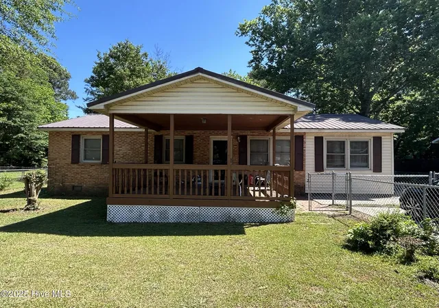 Photo 1 of Single family home for sale at 16121 Palomino Rd, Laurinburg, NC 28352 | MLS# 100595354 | Listing updated on 2026-08-18
