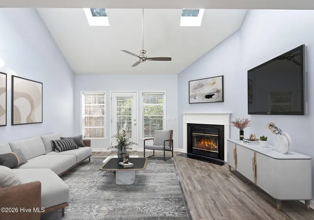 Photo 3 of Single family home for sale at 6211 Wrightsville Ave #Apt 102, Wilmington, NC 28403 | MLS# 100588919 | Listing updated on 2026-08-31
