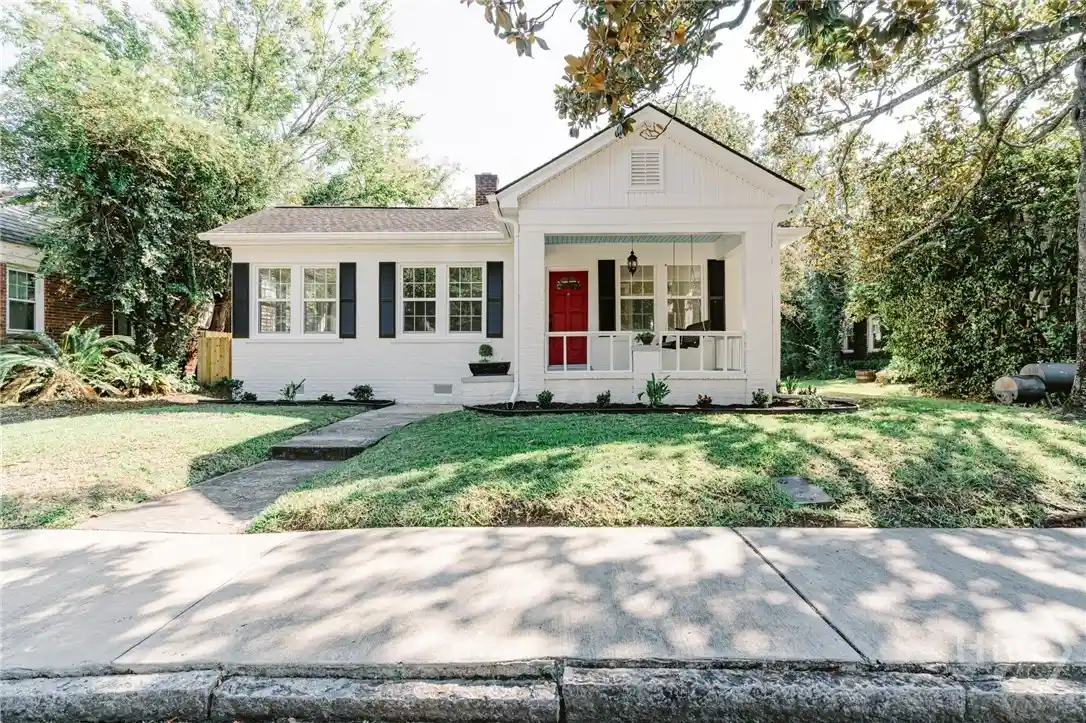 Photo 1 of Single family home for sale at 625 E 51st Street, Savannah, GA 31405 | MLS# SA364628 | Listing updated on 2026-10-28