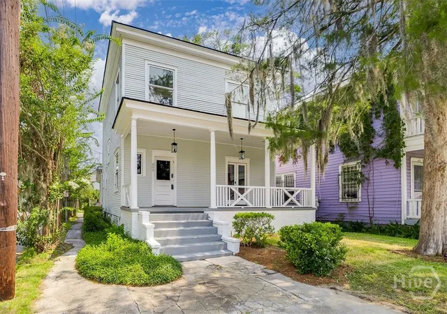 Photo 2 of Single family home for sale at 902 E Anderson St, Savannah, GA 31401 | MLS# SA361565 | Listing updated on 2026-09-12