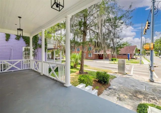 Photo 3 of Single family home for sale at 902 E Anderson St, Savannah, GA 31401 | MLS# SA361565 | Listing updated on 2026-09-12