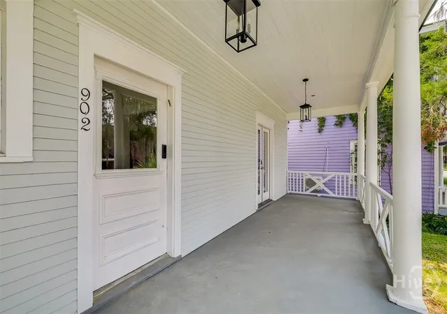 Photo 4 of Single family home for sale at 902 E Anderson St, Savannah, GA 31401 | MLS# SA361565 | Listing updated on 2026-09-12