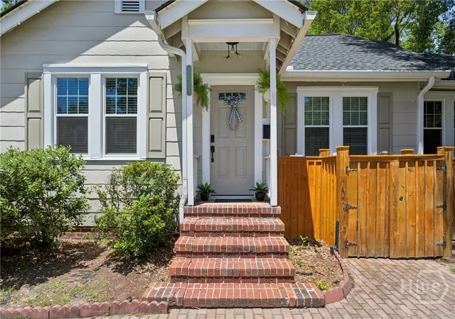 Photo 3 of Single family home for sale at 1204 E 52nd Street, Savannah, GA 31404 | MLS# SA360924 | Listing updated on 2026-09-18
