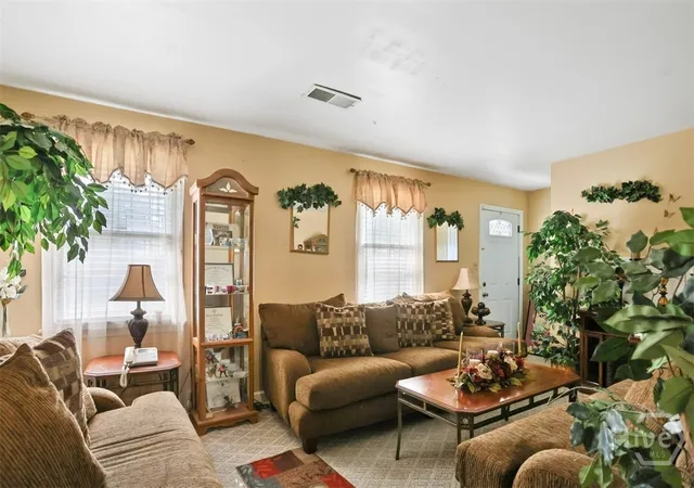 Photo 4 of Single family home for sale at 113 Chatham Villa Dr, Savannah, GA 31408 | MLS# SA351897 | Listing updated on 2026-08-29