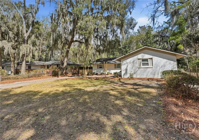 Homes for sale in Savannah, GA | 21 Sheridan Cir, Savannah, GA 31406 | MLS# SA358557