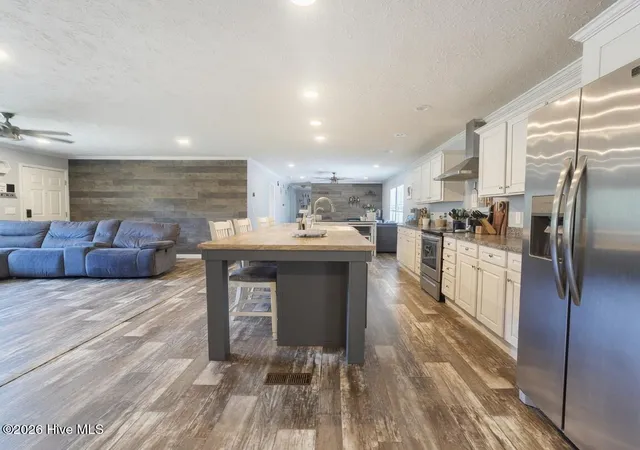 Photo 3 of Manufactured home for sale at 2094 Traders Neck Rd, Hampstead, NC 28443 | MLS# 100586262 | Listing updated on 2026-08-18