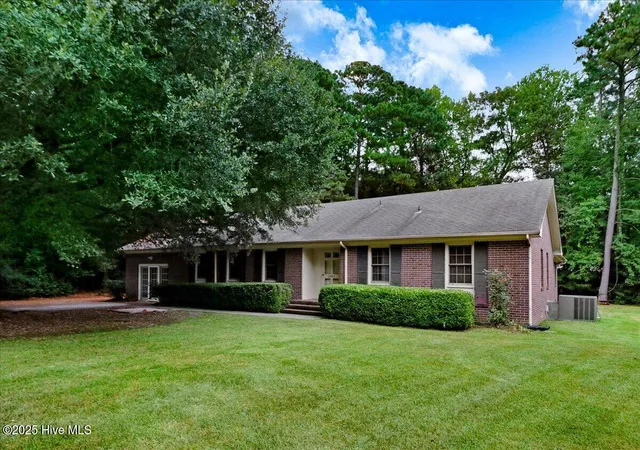 3rd image of 2407 Sparre Dr, Kinston, NC 28504 | MLS# 100531887