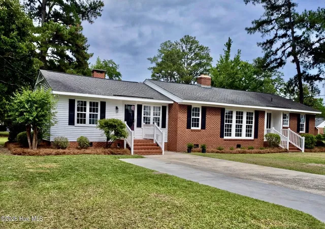 Homes for sale in Wallace, NC | 300 N Graham St, Wallace, NC 28466 | MLS# 100581138