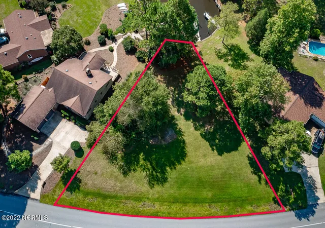 Photo 3 of Land for sale at 1304 Pelican Dr, New Bern, NC 28560 | MLS# 100600033 | Listing updated on 2026-08-31