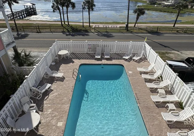 2nd image of 504 S Carolina Bch Ave S, Carolina Beach, NC 28428