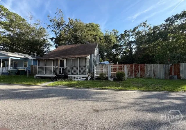 Photo 1 of Single family home for sale at 110 W 55th Street, Savannah, GA 31405 | MLS# SA362059 | Listing updated on 2026-08-12