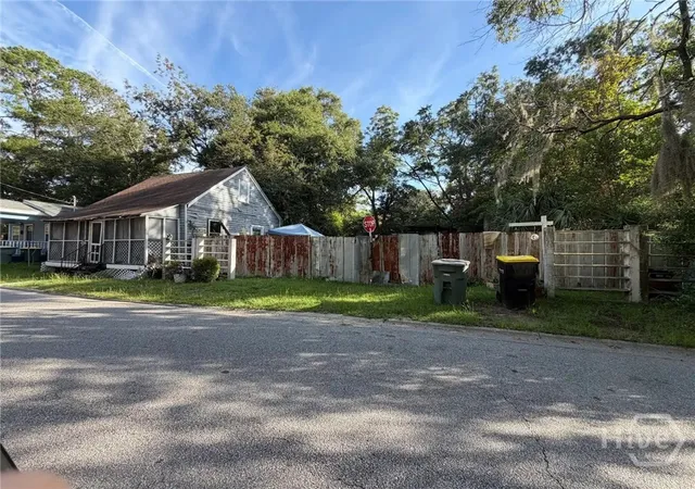 Photo 2 of Single family home for sale at 110 W 55th Street, Savannah, GA 31405 | MLS# SA362059 | Listing updated on 2026-08-12