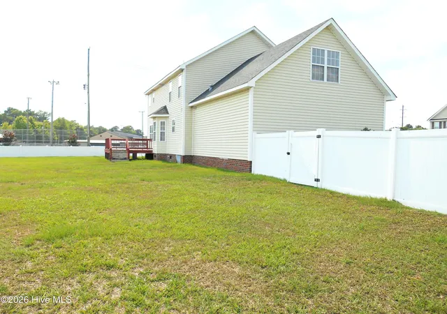 Photo 3 of Single family home for sale at 308 Barrel Dr, Winterville, NC 28590 | MLS# 100591319 | Listing updated on 2026-09-09
