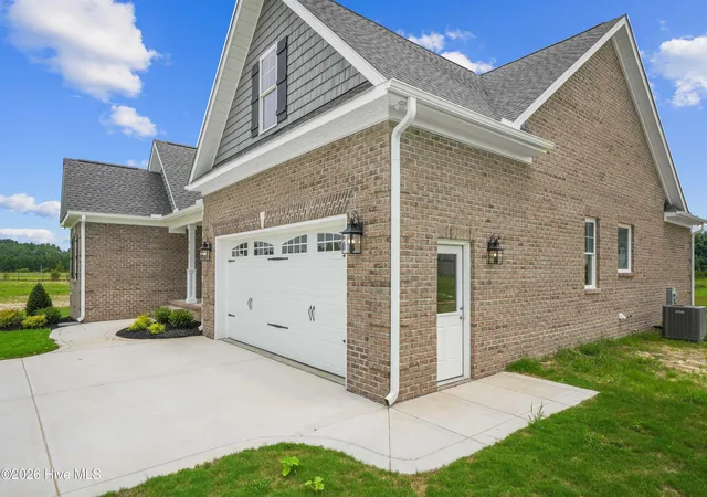Photo 4 of Single family home for sale at 350 Leslie Rd, Goldsboro, NC 27530 | MLS# 100581893 | Listing updated on 2026-08-18