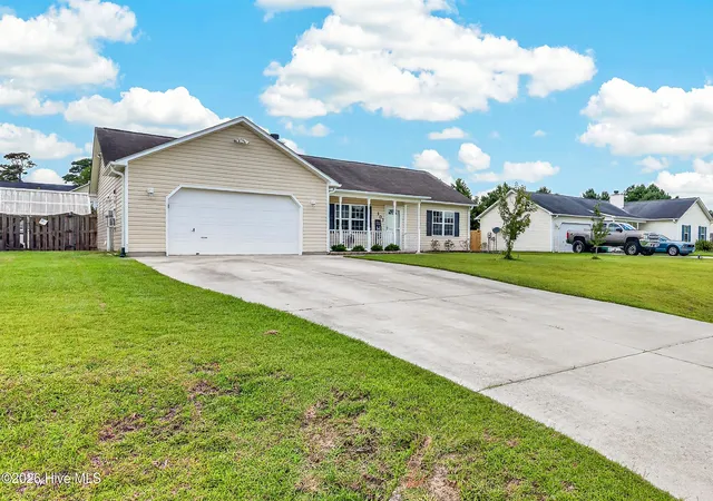 Photo 2 of Single family home for sale at 103 Gamble Way, Hubert, NC 28539 | MLS# 100595365 | Listing updated on 2026-09-13