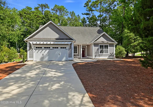 Photo 1 of Single family home for sale at 100 Hickory Cir, Hampstead, NC 28443 | MLS# 100593252 | Listing updated on 2026-08-18