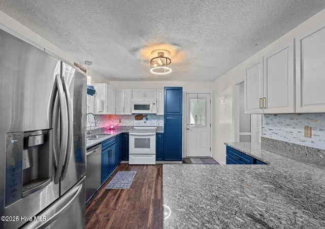 Photo 3 of Single family home for sale at 200 Stratford Rd, Havelock, NC 28532 | MLS# 100553316 | Listing updated on 2026-09-03