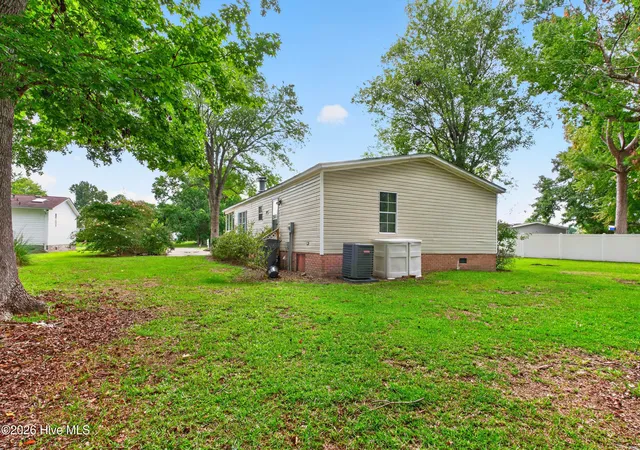 Photo 3 of Manufactured home for sale at 1094 Gull Ct Sw, Calabash, NC 28467 | MLS# 100599871 | Listing updated on 2026-08-31