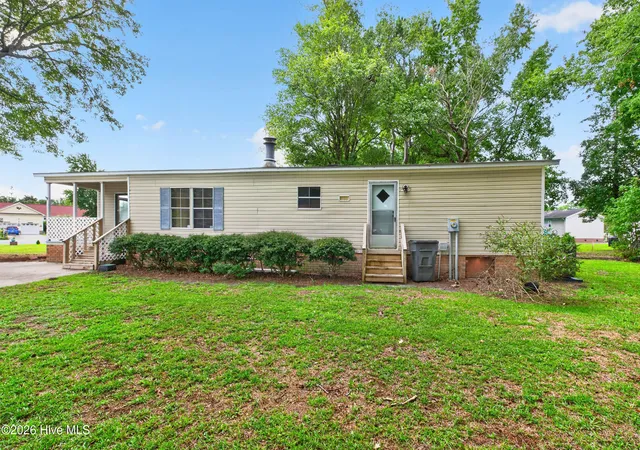 Photo 4 of Manufactured home for sale at 1094 Gull Ct Sw, Calabash, NC 28467 | MLS# 100599871 | Listing updated on 2026-08-31