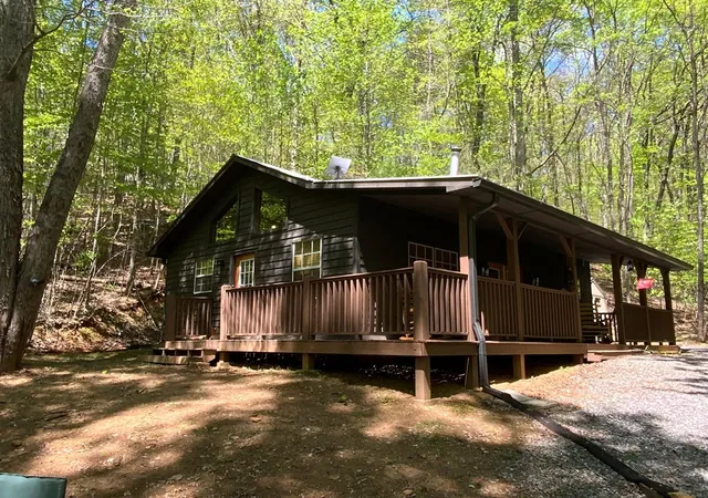 Photo 2 of Single family home for sale at 433 Damon's Trl, Murphy, NC 28906 | MLS# 98544293 | Listing updated on 2026-08-18