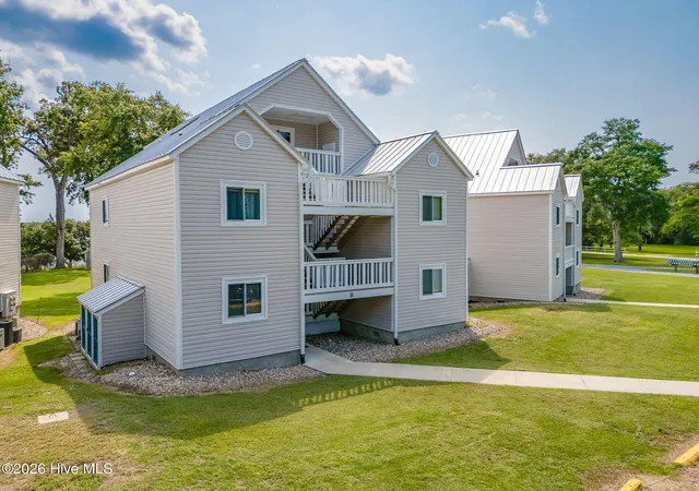 Photo 3 of Condo for sale at 89 Country Clb Dr #B1, Arapahoe, NC 28510 | MLS# 100597000 | Listing updated on 2026-08-18