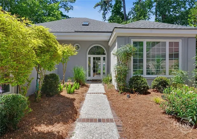 Photo 2 of Single family home for sale at 5 Willow Oak Cir, Savannah, GA 31411 | MLS# SA361011 | Listing updated on 2026-07-22