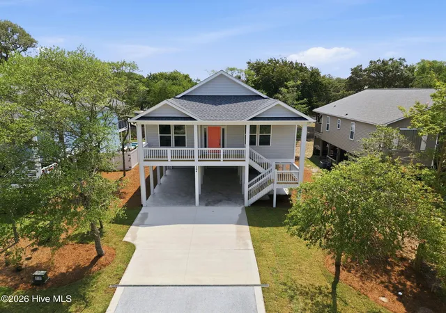 Photo 2 of Single family home for sale at 104 Se 6th Street, Oak Island, NC 28465 | MLS# 100581315 | Listing updated on 2026-08-18