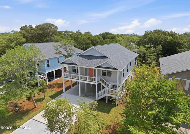Photo 5 of Single family home for sale at 104 SE 6th Street, Oak Island, NC 28465 | MLS# 100581315 | Listing updated on 2026-08-18