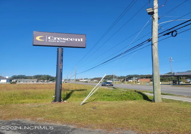 Photo 1 of House for sale at 2405 Neuse Blvd, New Bern, NC 28562 | MLS# 100472235 | Listing updated on 2026-03-30