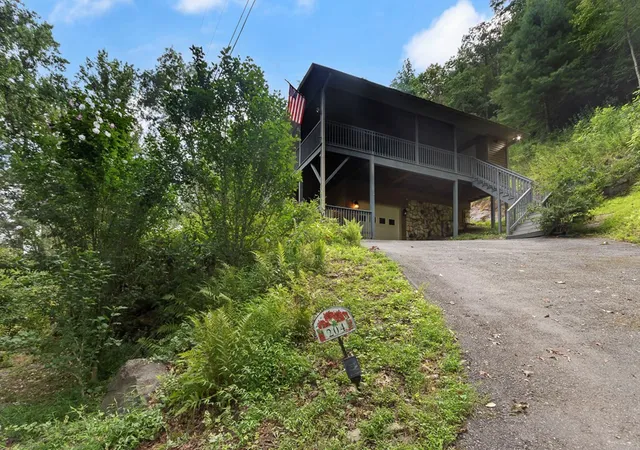 Homes for sale in Hayesville, NC | 204 Hiawassee River Rd, Hayesville, NC 28904 | MLS# 98519358