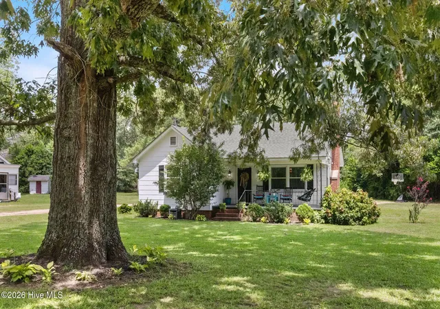 Photo 1 of Single family home for sale at 420 E Wise St, Trenton, SC 29847 | MLS# 100590925 | Listing updated on 2026-08-18