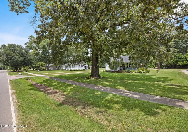 Photo 3 of Single family home for sale at 420 E Wise St, Trenton, SC 29847 | MLS# 100590925 | Listing updated on 2026-08-18