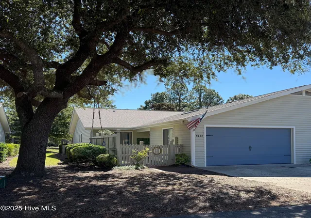 Townhouse for sale at 5932 Chester St, Wilmington, NC 28405 | MLS# 100589203