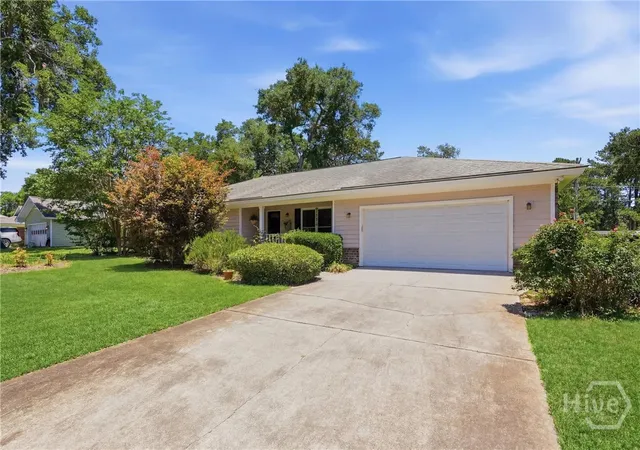 Photo 2 of Single family home for sale at 114 Sea Palm Rd, Savannah, GA 31410 | MLS# SA358645 | Listing updated on 2026-09-13