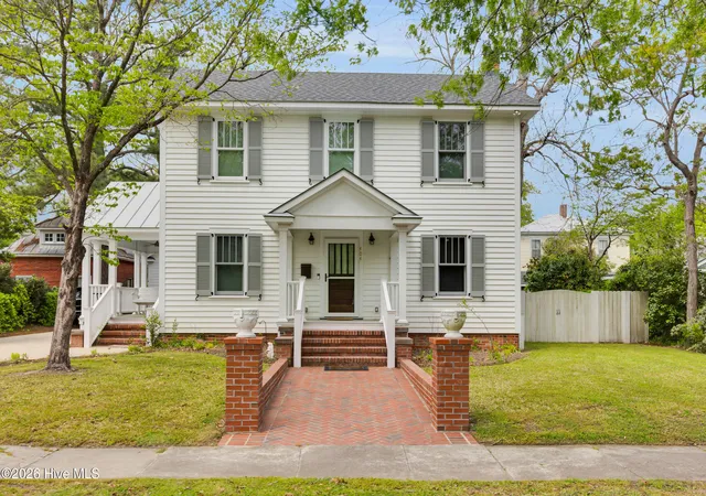 Photo 1 of Single family home for sale at 404 Ave C, New Bern, NC 28560 | MLS# 100567244 | Listing updated on 2026-09-13