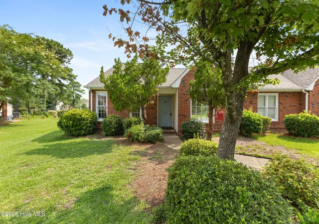Photo 1 of Townhouse for sale at 3010 Remington Dr, Wilmington, NC 28405 | MLS# 100592574 | Listing updated on 2026-09-28