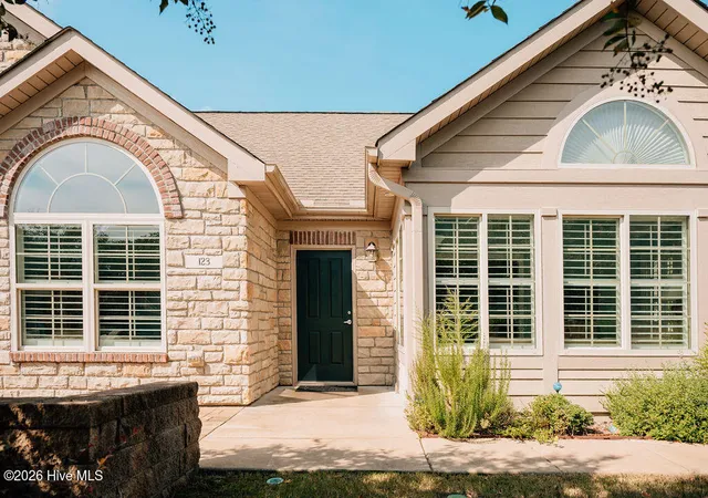 3rd image of 123 W Chelsea Ct, Southern Pines, NC 28387 | MLS# 100529669