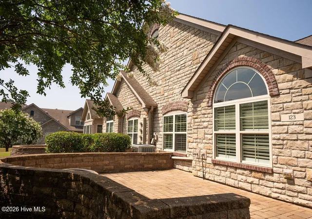 4th image of 123 W Chelsea Ct, Southern Pines, NC 28387 | MLS# 100529669