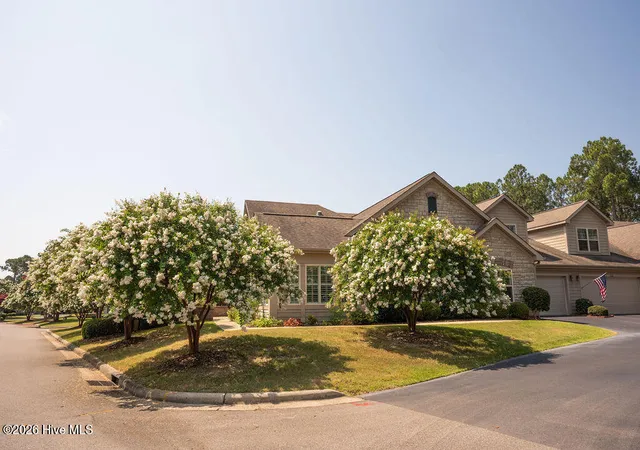 Listing Photo 2 - Condo for sale in building located at 123 W Chelsea Ct, Southern Pines, NC 28387 - Unit #